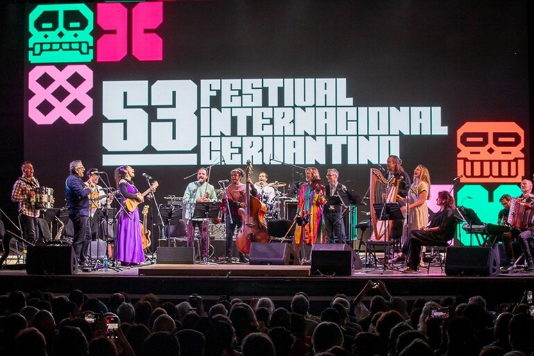 Celtic Fandango and support