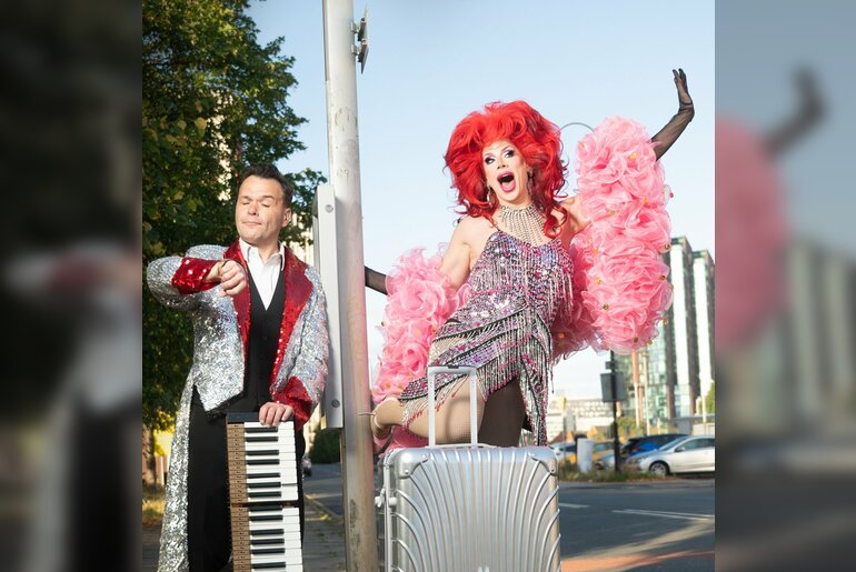 Divina De Campo - Back on the Road