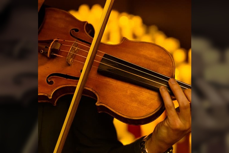 Candlelight: Tribute to Ariana Grande