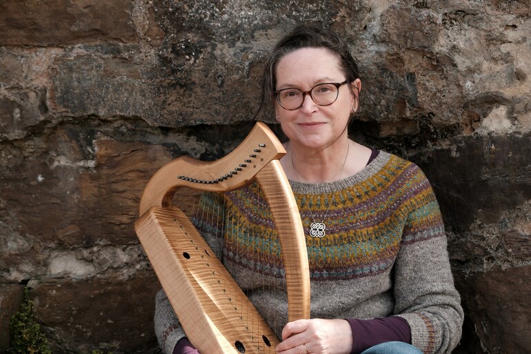 Karen Marshalsay - Eadarainn a' Chruit: Between Us the Harp