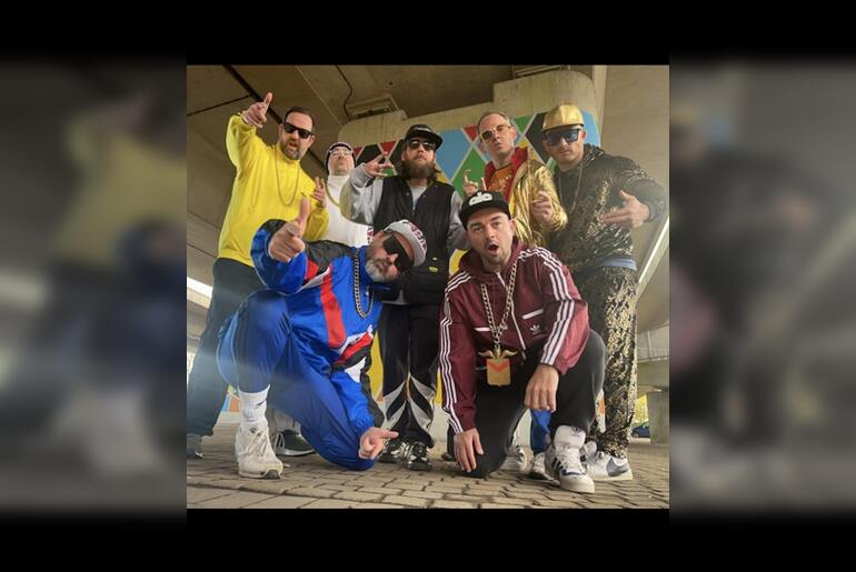 Goldie Lookin' Chain 