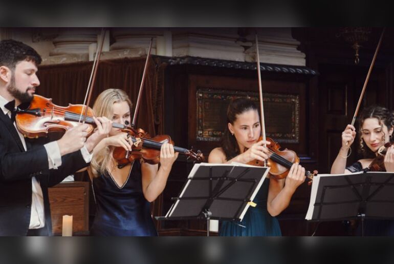 Vivaldi Four Seasons at Christmas