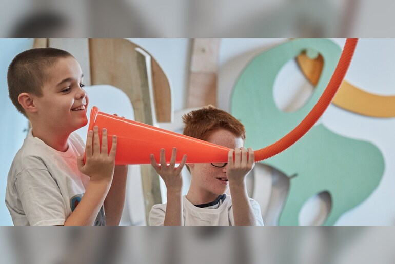 Leap then Look: Play Interact Explore