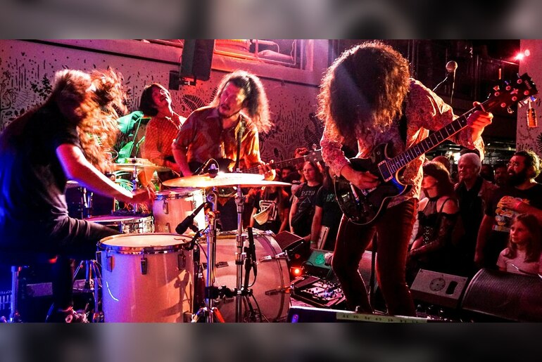 Minami Deutsch + Floral Image