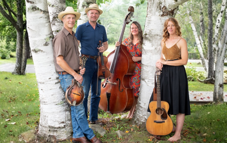 Foghorn Stringband and Allison de Groot & Tatiana Hargreaves