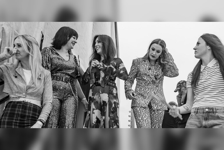 The Laurettes and Support